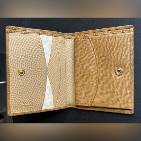 Authentic Prada wallet - Picture 9 of 12